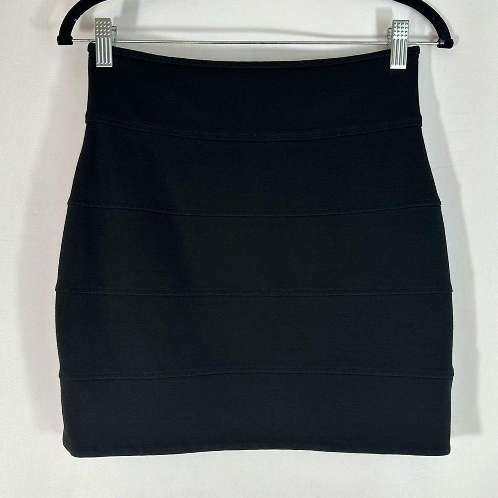 Aritzia Talula Black Mini Stretchy Skirt